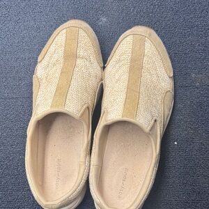 Easy Spirit Tan and Beige Casual Slip-Ons